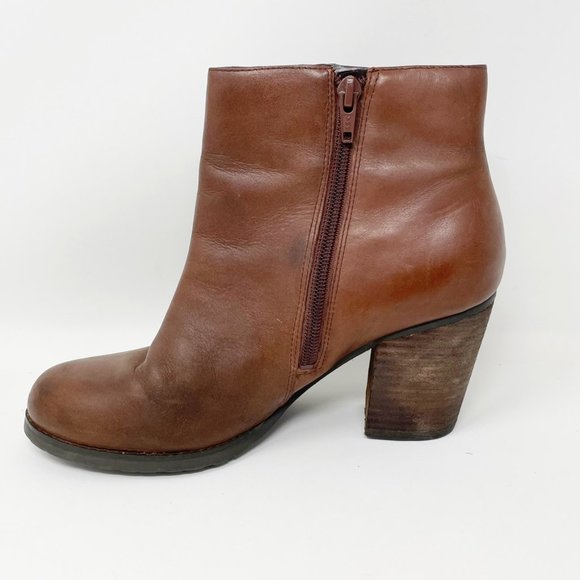 Marc Fisher Womens Brown Leather Side Zip Heel Bootie  Size 7.5 READ Description - Picture 3 of 9